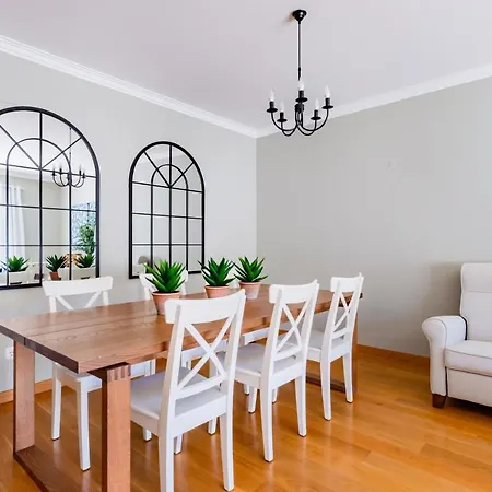 Deluxe Flat Apartment