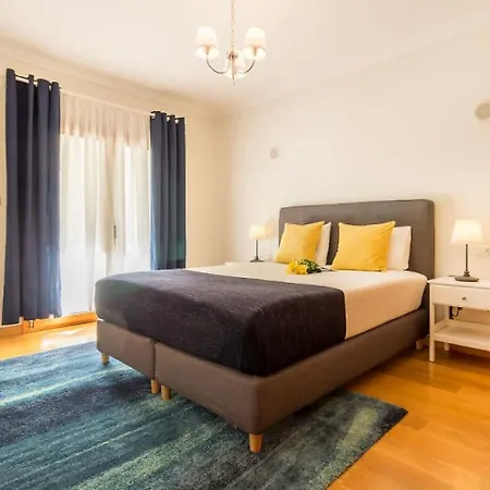 Deluxe Flat